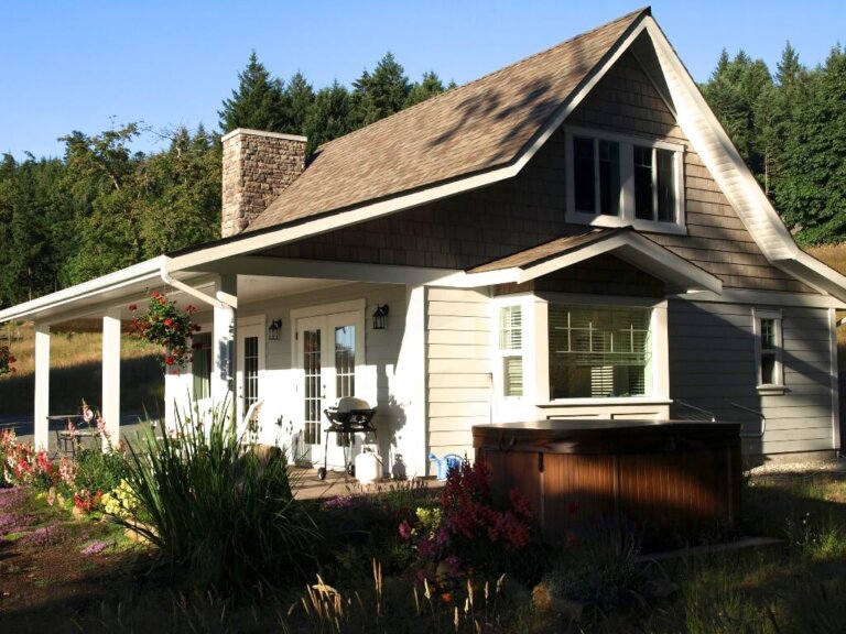 about-thyme-cottage-salt-spring about-thyme-cottage-salt-spring